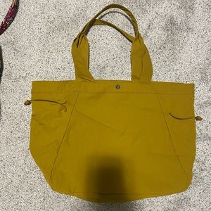 Lululemon Shoulder tote